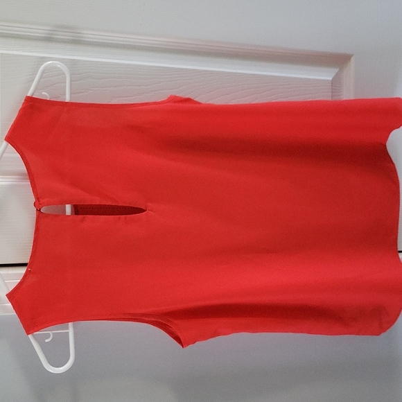NWT- Michael Kors Small Coral w/gold Tank - Picture 2 of 3